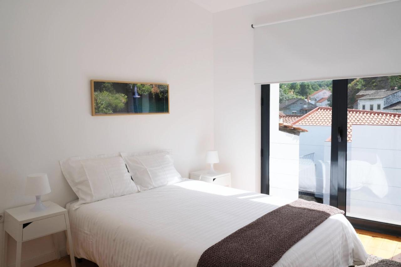 Casa Da Ribeira Guesthouse Cha de Alvares Екстериор снимка
